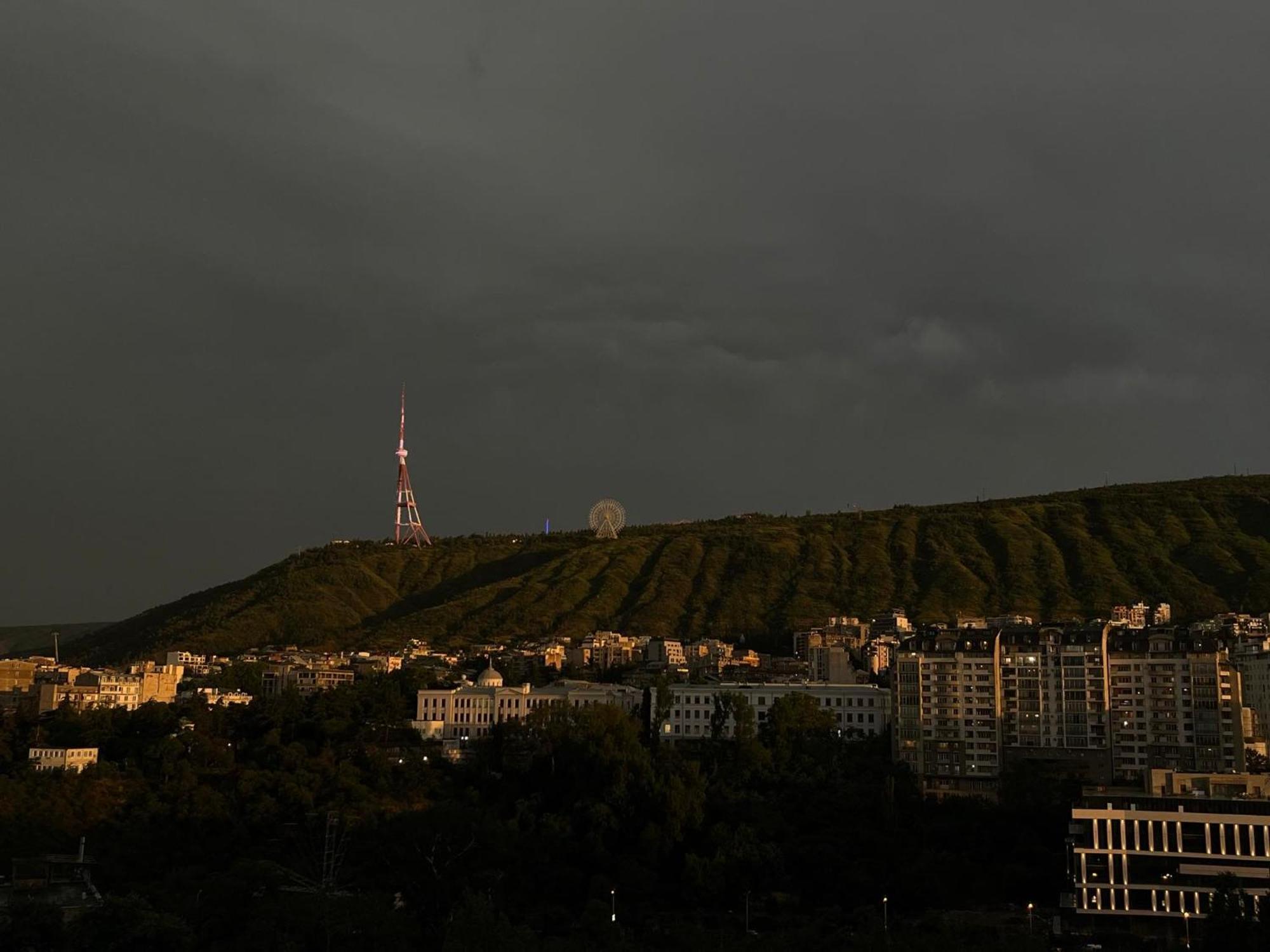 Panorama Khiliani Apartment Tbilisi Exterior photo